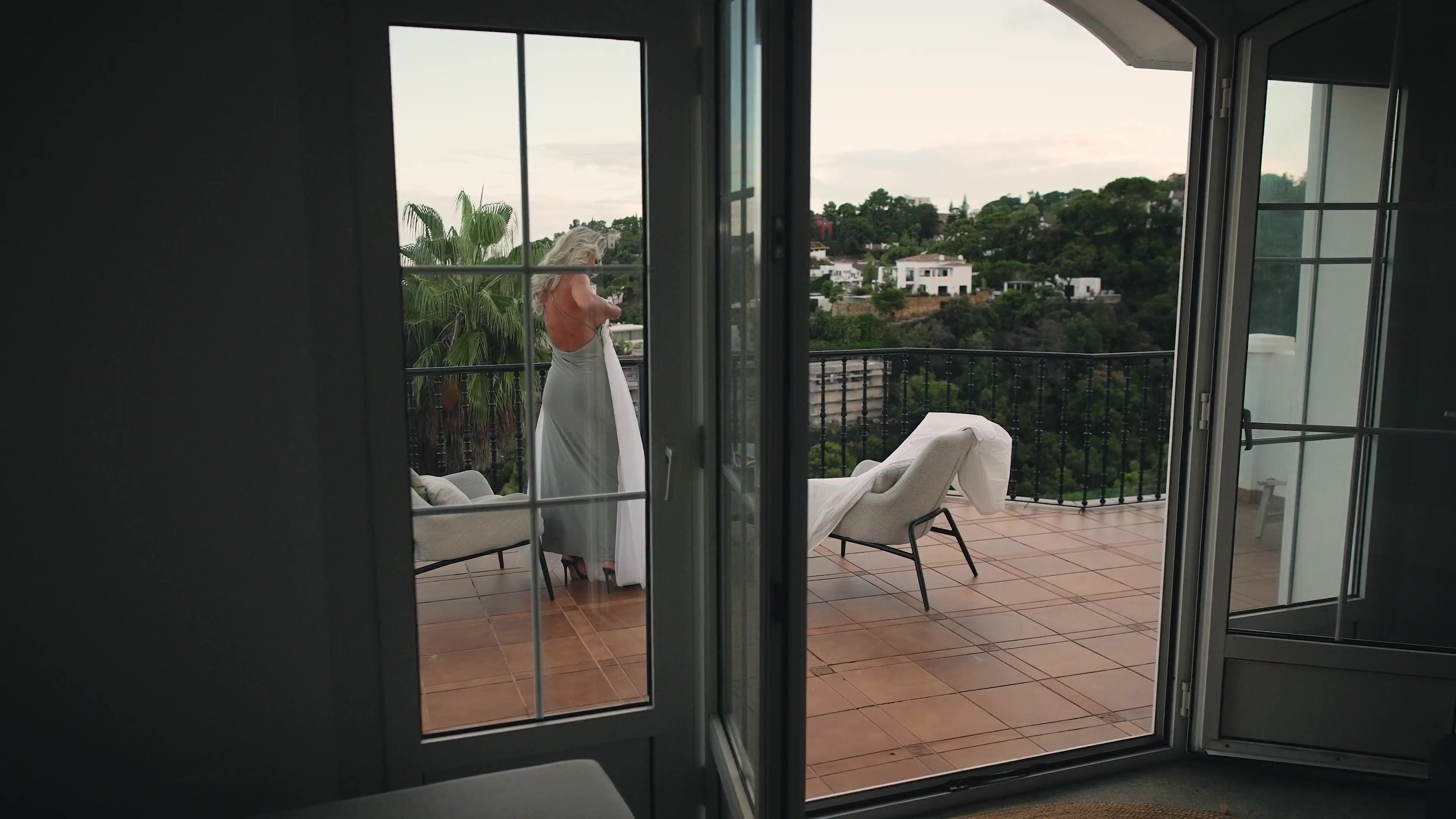 Scene 2 thumbnail