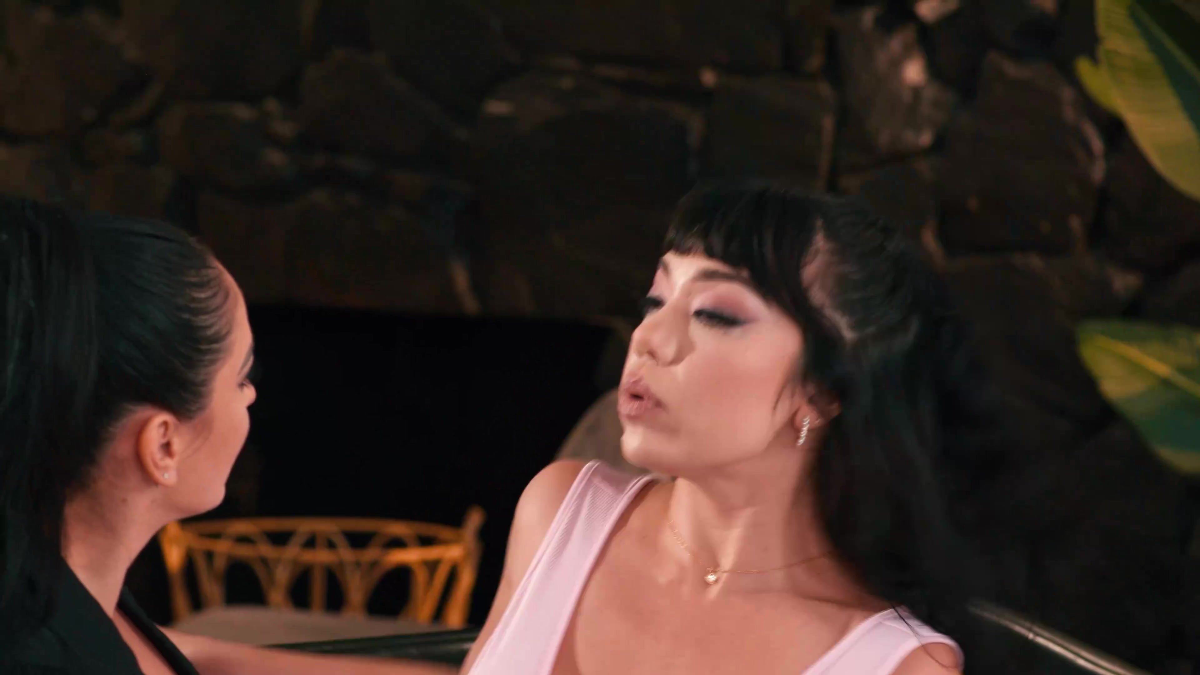 Scene 2 thumbnail