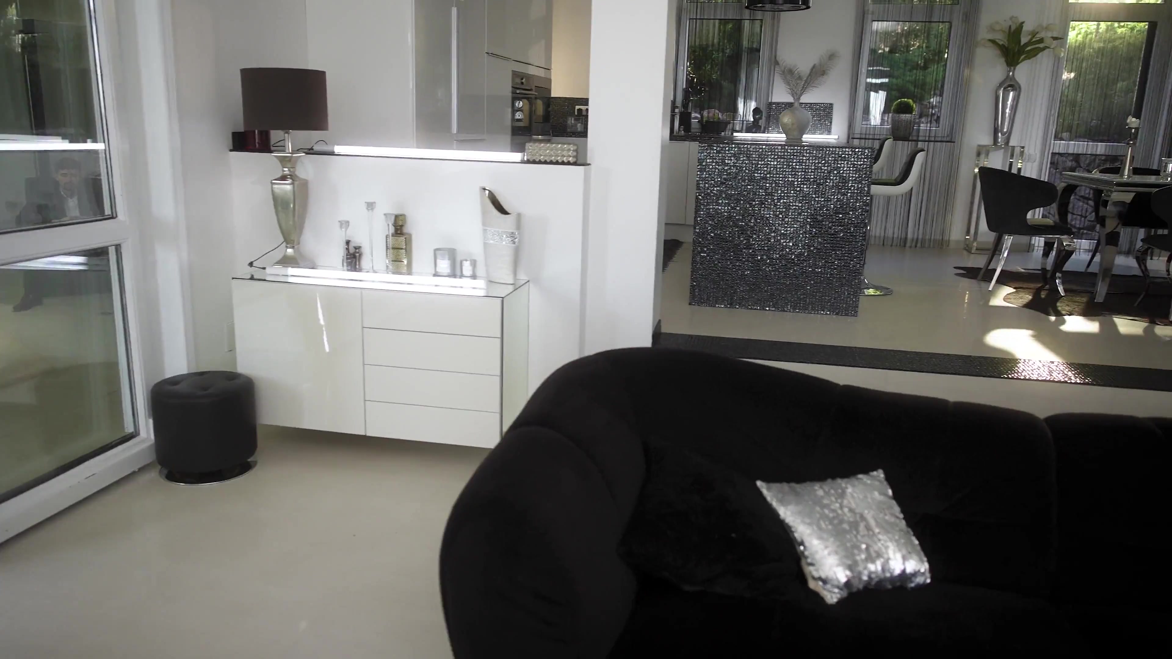 Scene 1 thumbnail