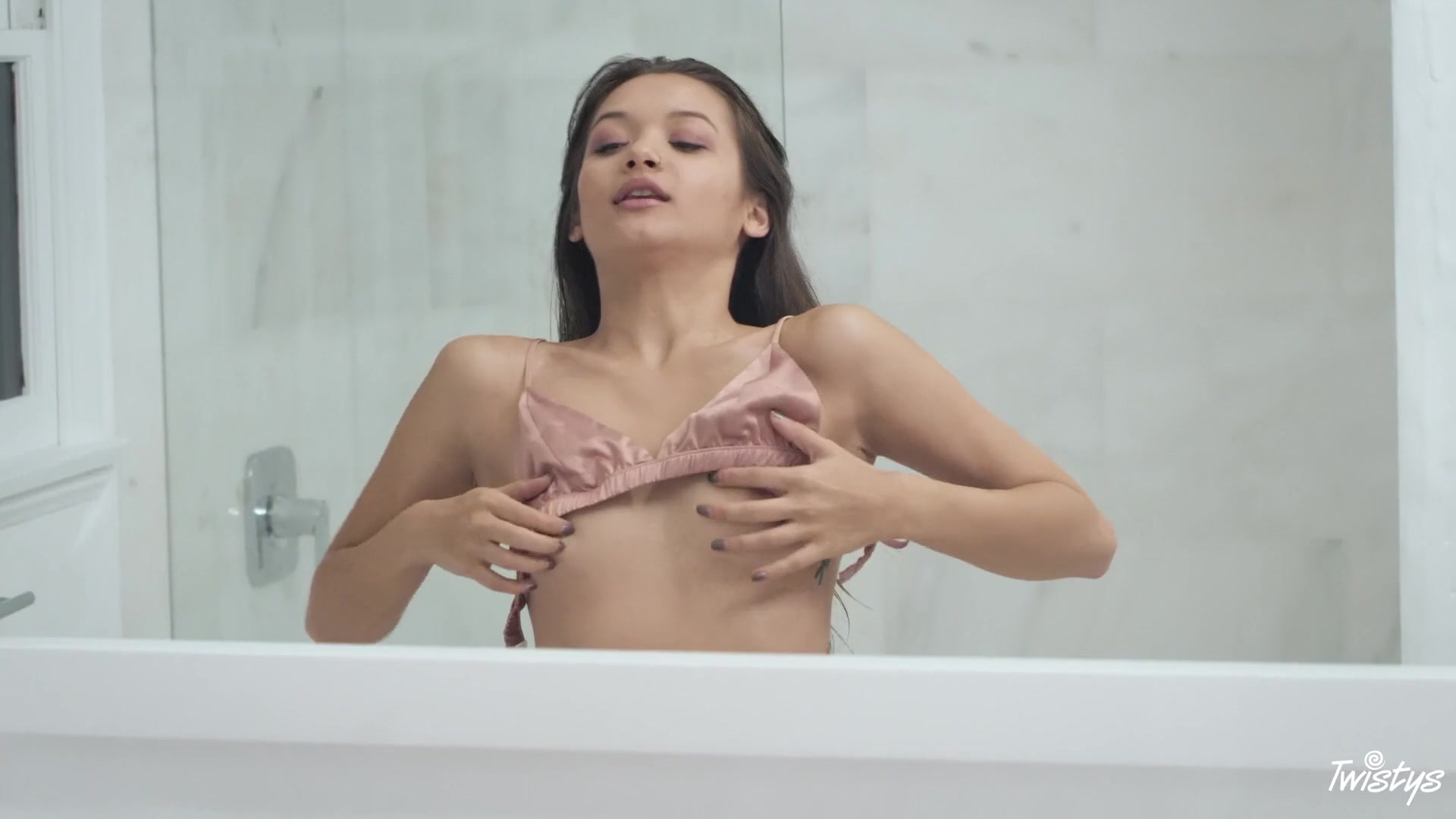 Scene 4 Frame 624