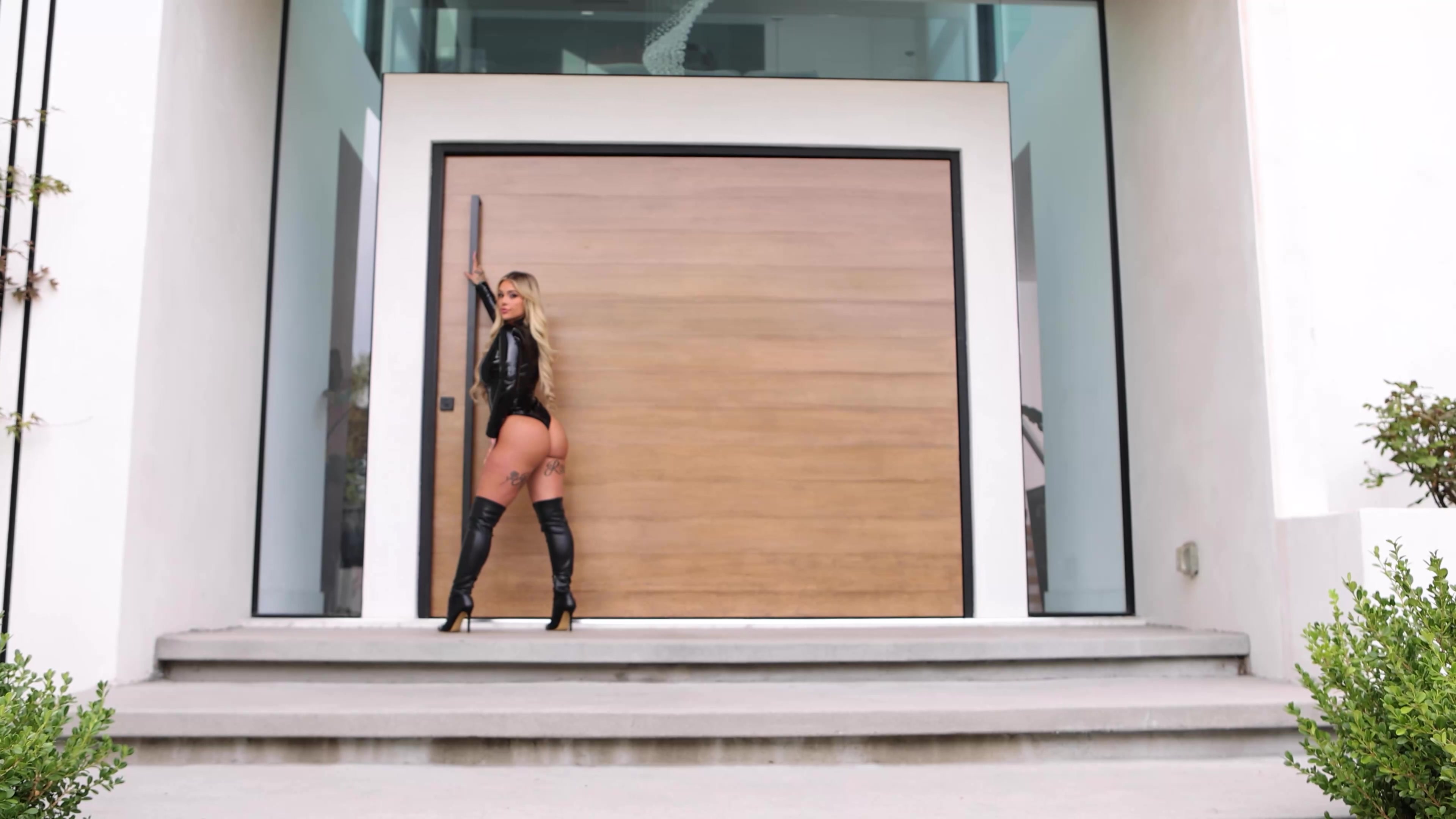 Scene 4 thumbnail